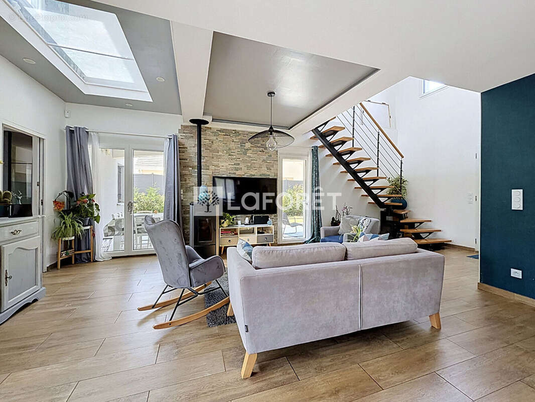 Maison à COURCELLES-SUR-SEINE
