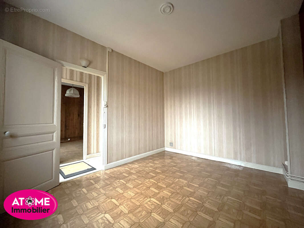 Appartement à AUBOUE