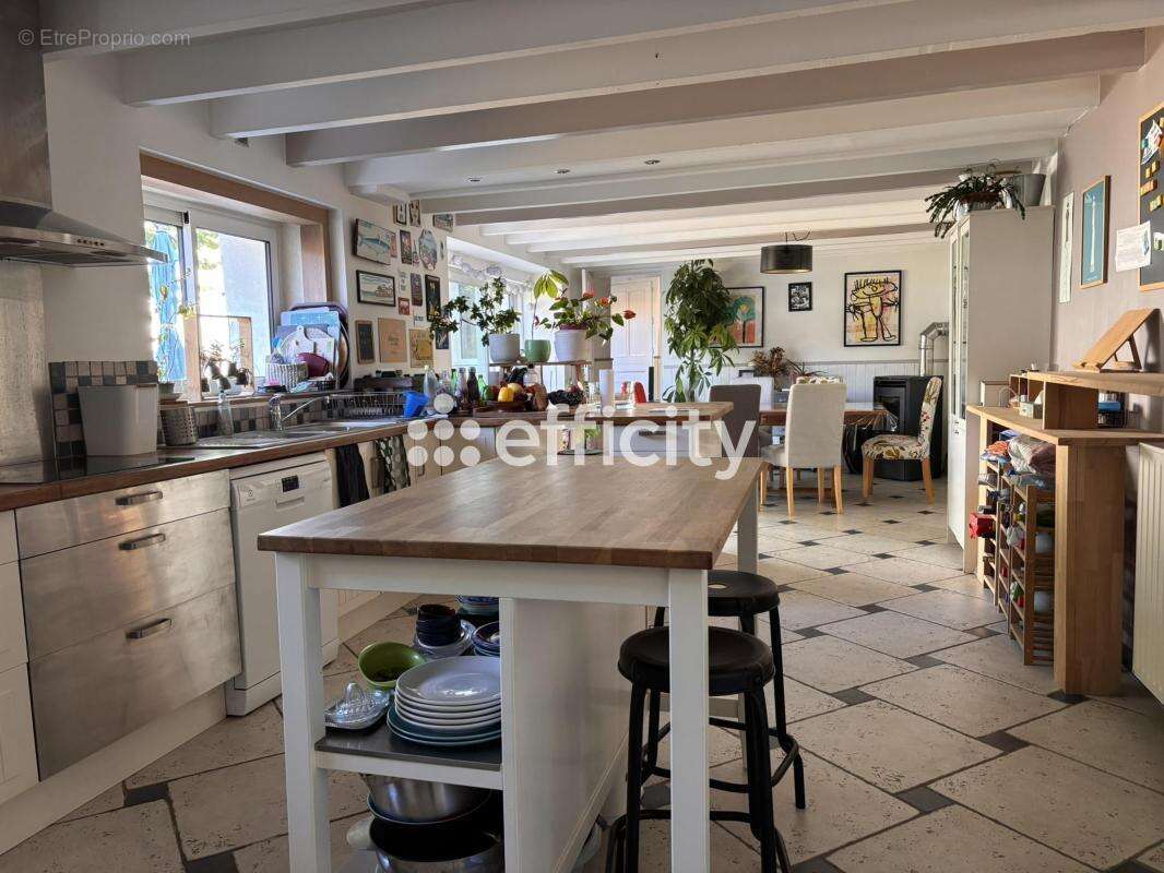 Maison 193 m² à Dompierre-Sur-Mer  - photo 2