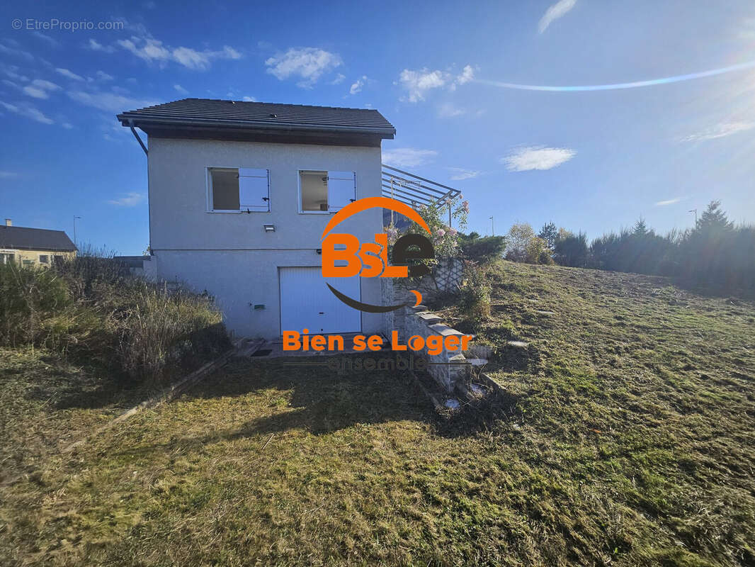 Maison à vendreT3 Saint Alban sur Limagnole -Agence immobilière BSLE IMMO Saint Chély D'Apcher - Maison à SAINT-ALBAN-SUR-LIMAGNOLE