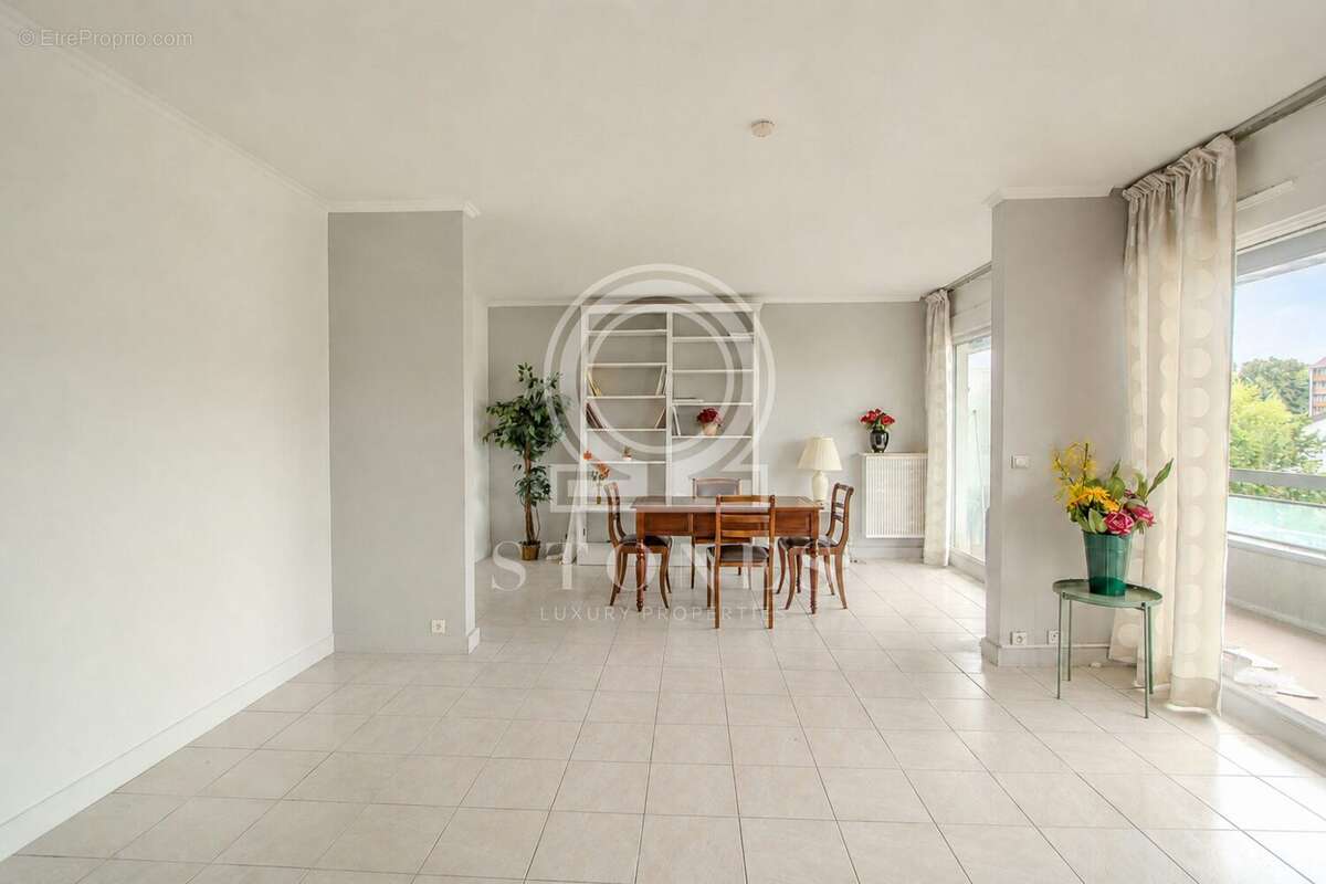 Appartement 102 m² à La Celle-Saint-Cloud  - photo 2