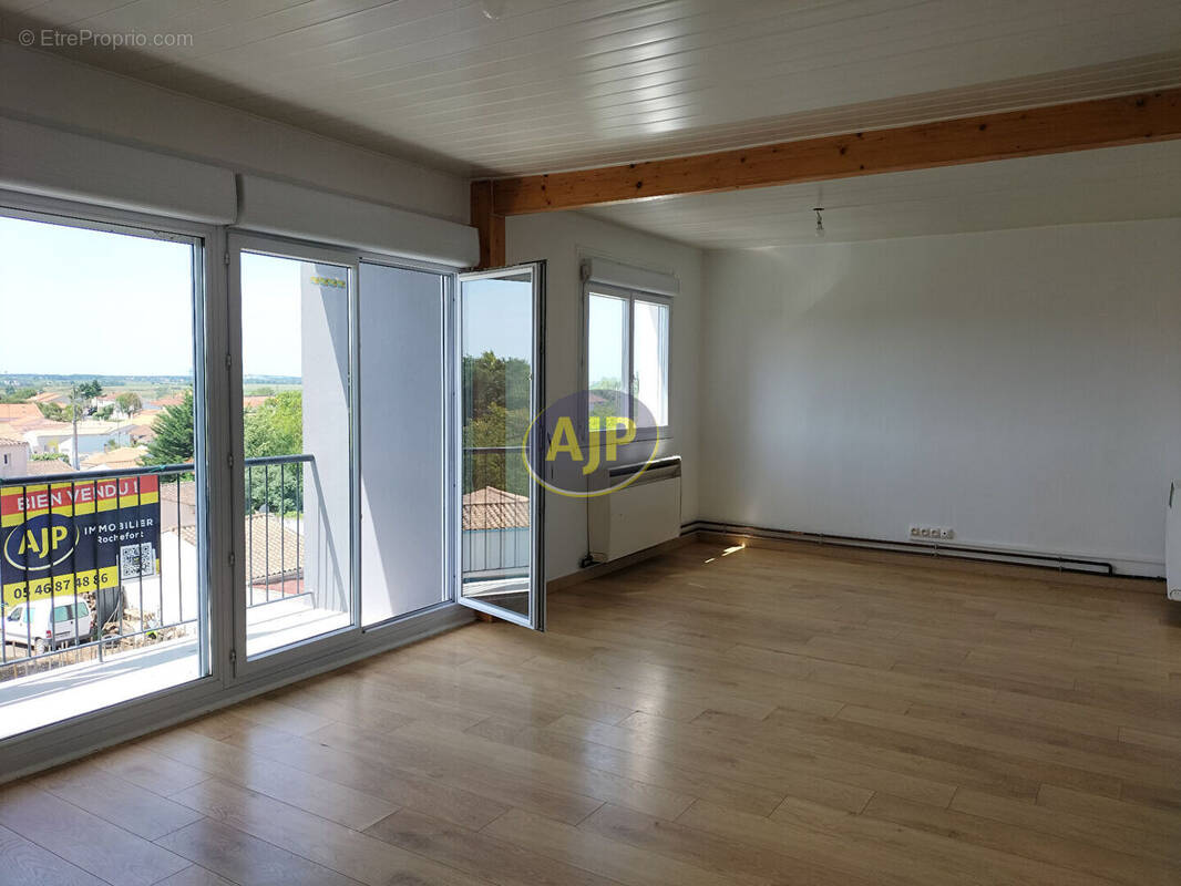 Appartement à TONNAY-CHARENTE