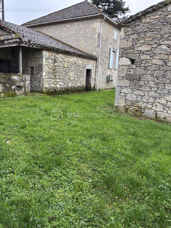 AV Maison en pierre dépendances terrain - photo 4