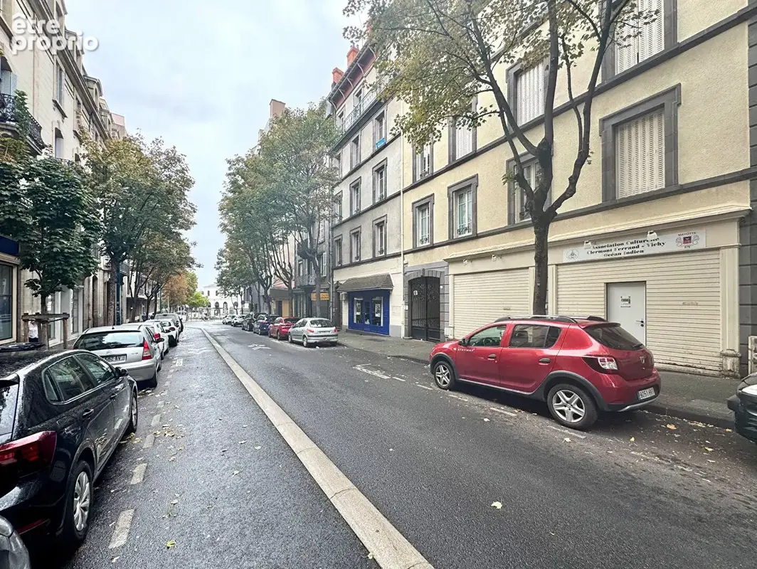 CLERMONT-FERRAND / Immeuble de caractère du XIXe, 84 M2 habitables et espaces chaleureux ! - photo 15