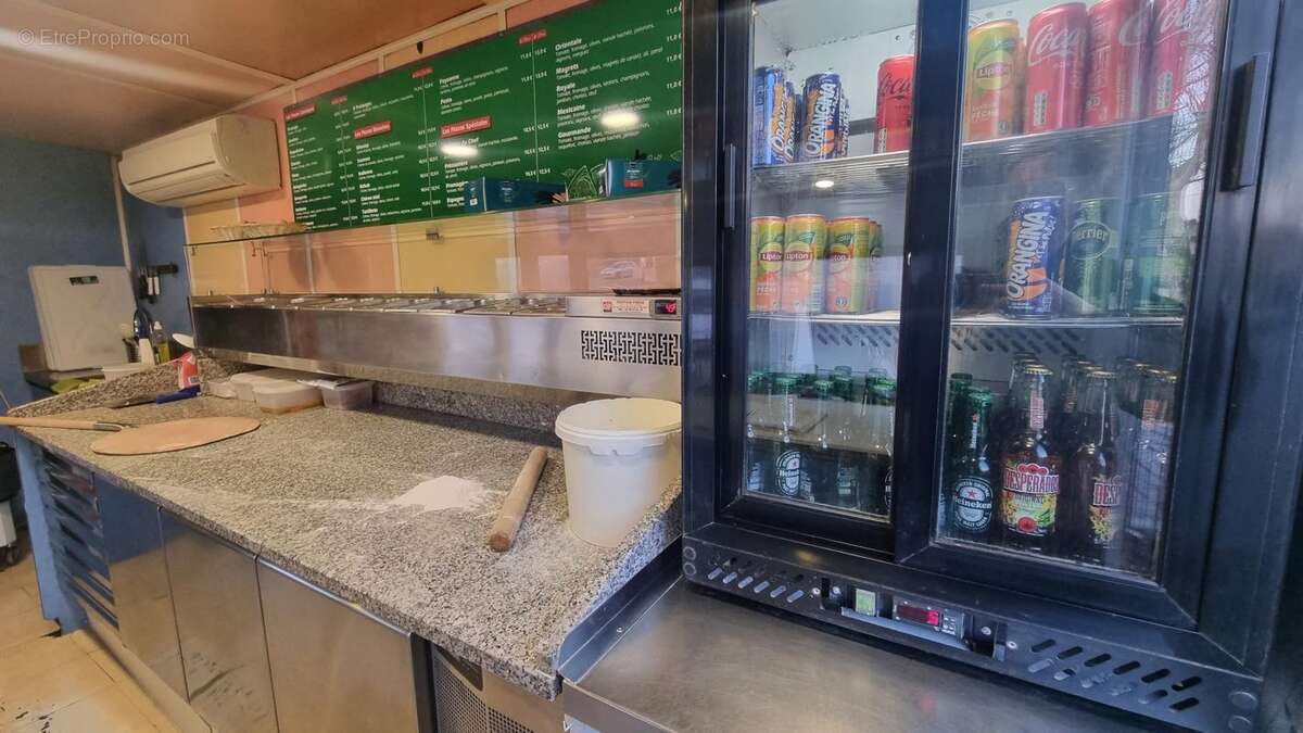 Commerce à CAVEIRAC