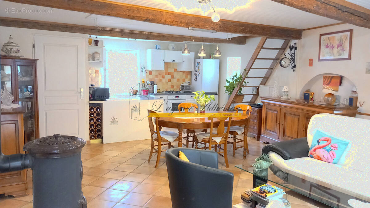 Maison à LA COUCOURDE