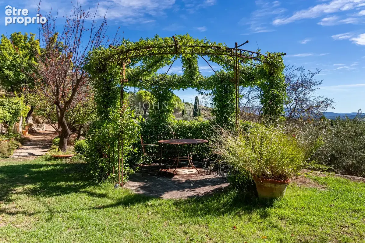 Propriété de prestige en pierre à vendre à Gordes  Vue panoramique sur le Luberon - photo 25
