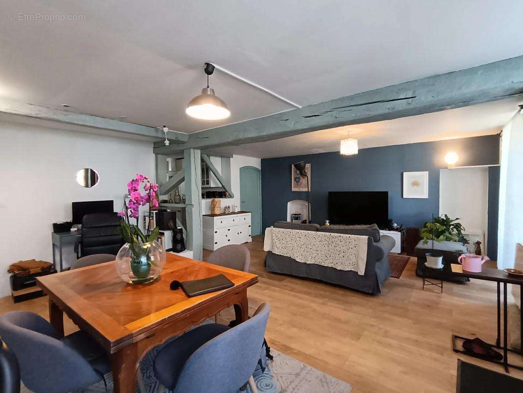 Maison à SAINT-CYR-SUR-MORIN