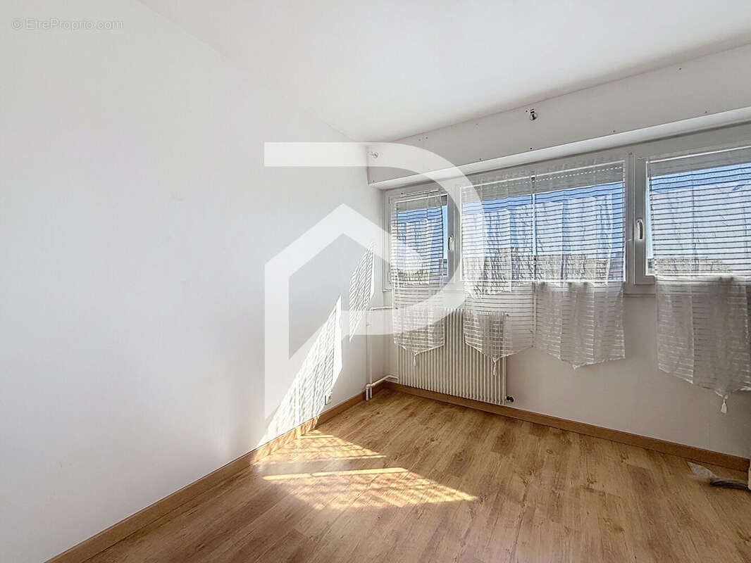 Appartement à CHENNEVIERES-SUR-MARNE