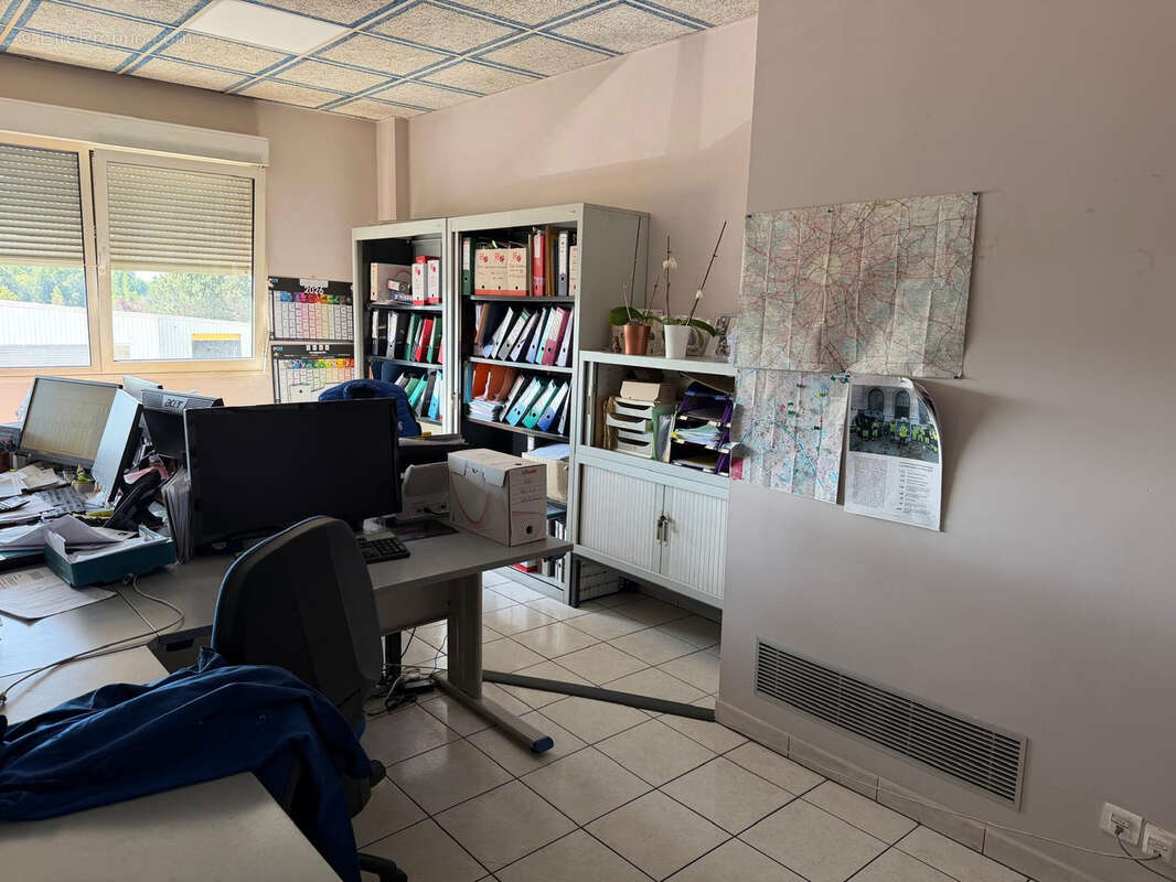 Vente ensemble immobilier industriel de 3 660 m2, sur terrain de 21 181 m2 LURE - photo 16