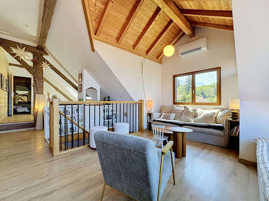 Maison à MENTHON-SAINT-BERNARD
