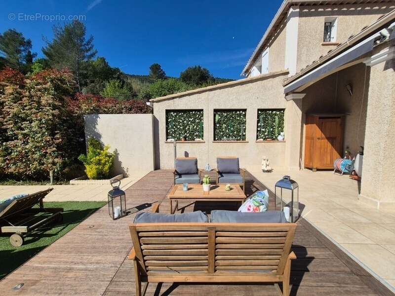 Maison à SOLLIES-VILLE