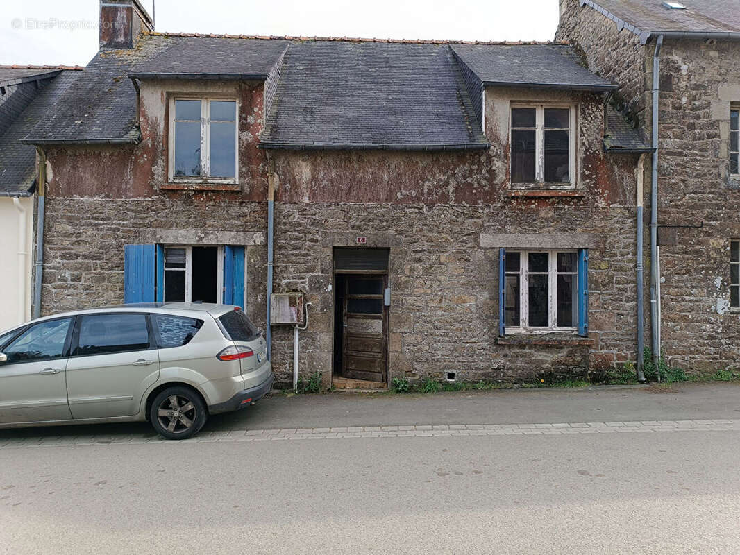 Maison à MELLIONNEC