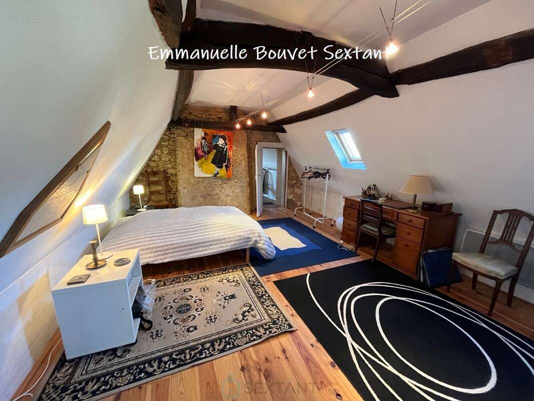 Maison à LIORAC-SUR-LOUYRE