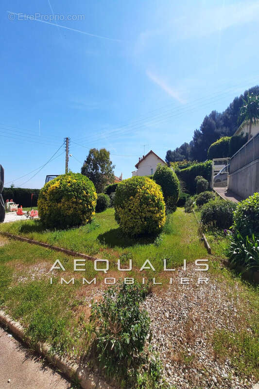 Appartement à SAINT-LAURENT-DU-VAR