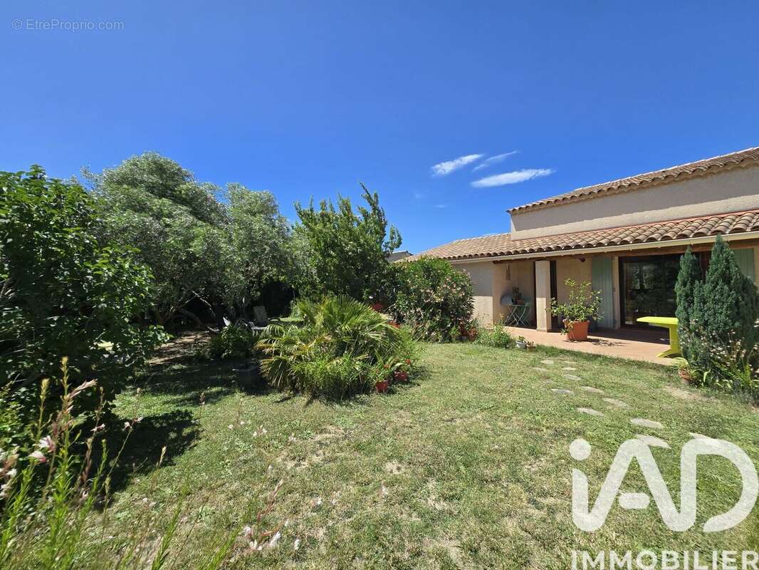 Maison 114 m² à Laudun-L'ardoise  - photo 4