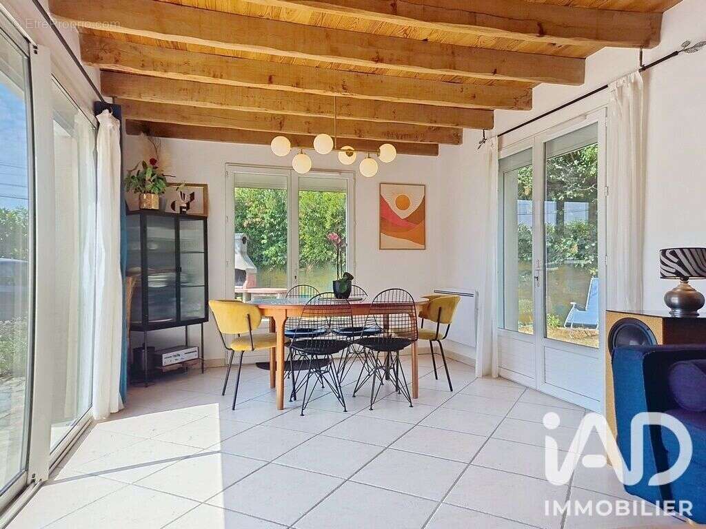 Maison 103 m² à Grisy-Suisnes  - photo 8