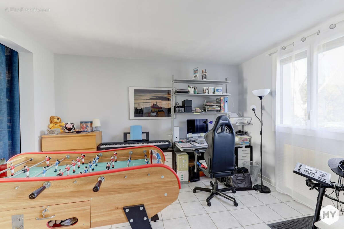 Maison à PERIGNAT-LES-SARLIEVE