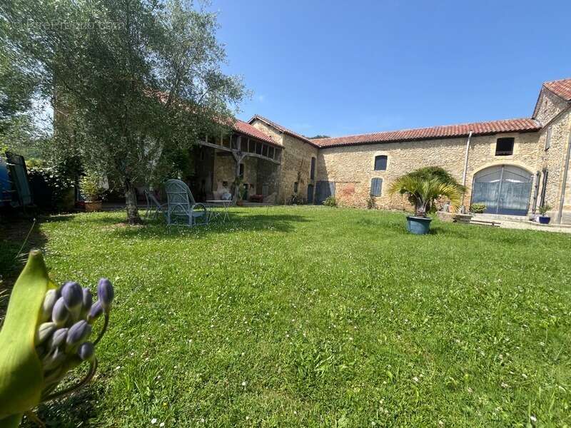 PLAISANCE DU GERS 10 min: ELEGANTE MAISON DE CARACTERE, restaurée par architecte, 320m2, 4700m2 en partie clos - photo 49