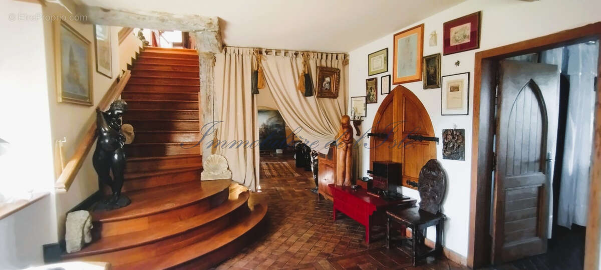 Maison à HAUTEFORT