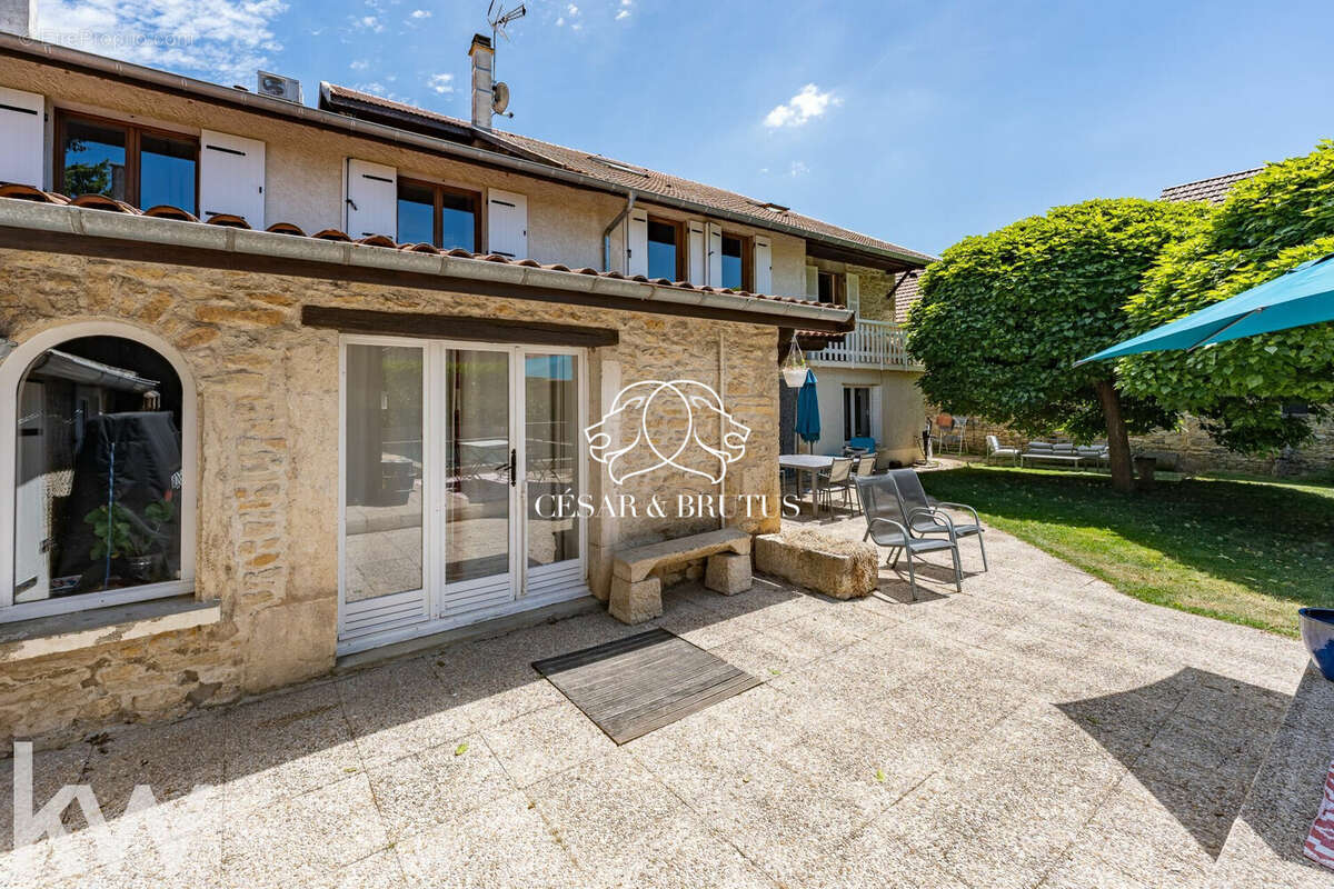 Maison à SAINT-HILAIRE-DE-BRENS