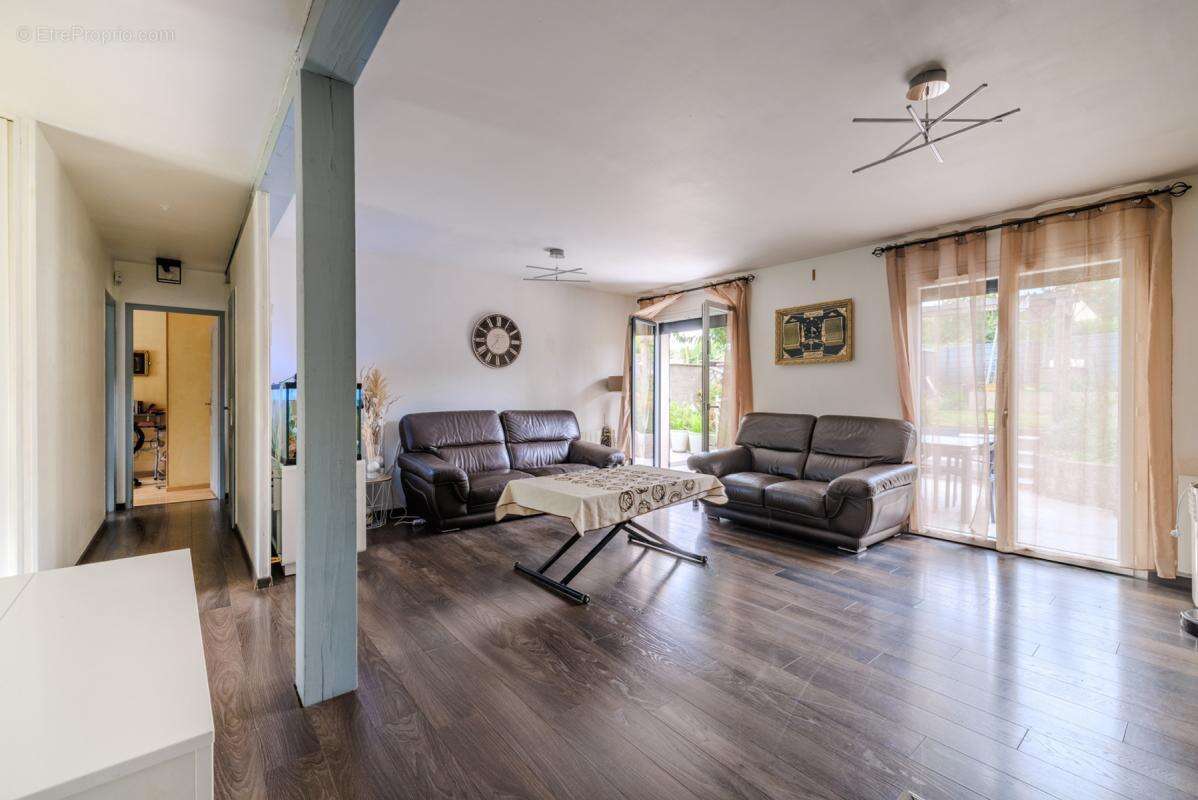 Maison à BONNIERES-SUR-SEINE