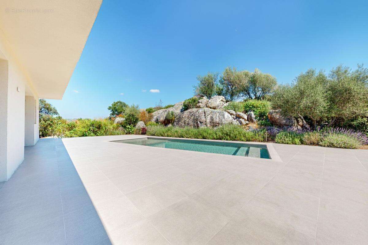 Maison à PORTO-VECCHIO