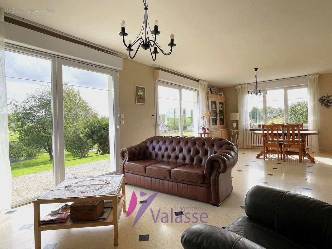 Maison à SAINT-EUSTACHE-LA-FORET