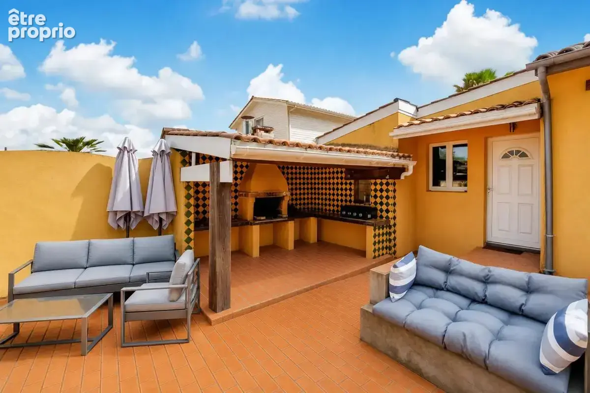 Maison spacieuse avec piscine à Le Temple - photo 1