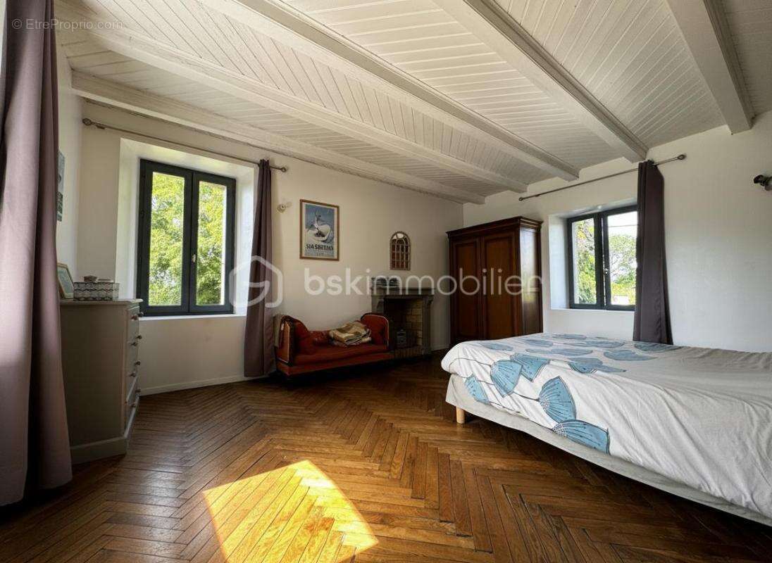 Maison de caractère 8 pièces avec jardin clos et potentiel d’évolution - photo 9