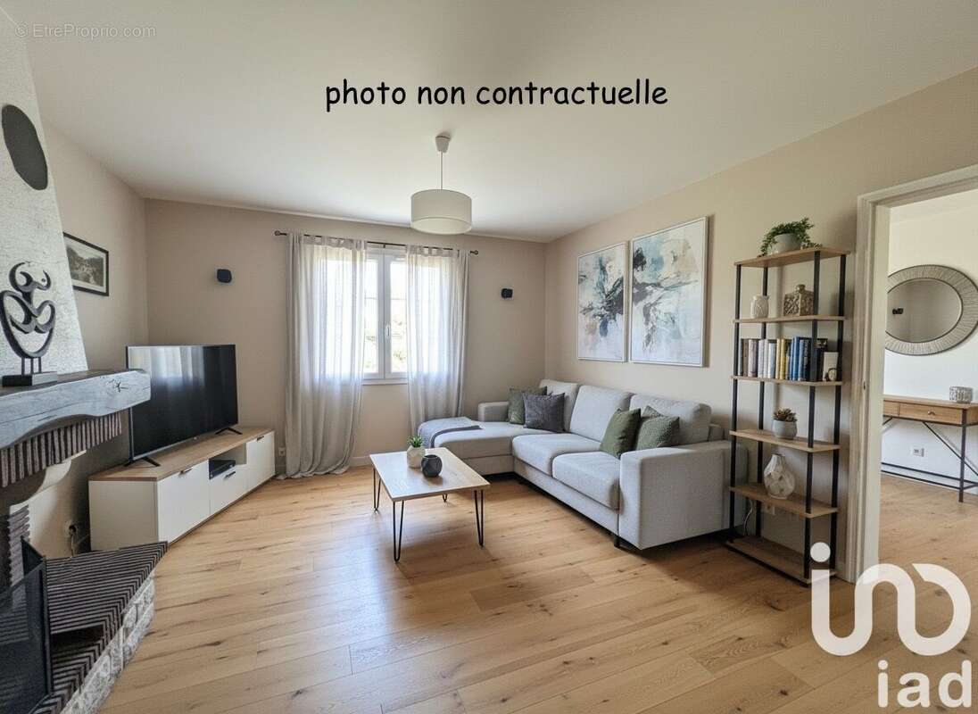 Photo 2 - Maison à CERNUSSON