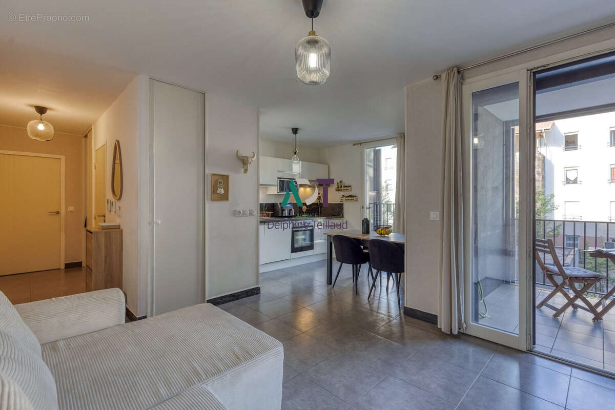 Appartement à MEYLAN