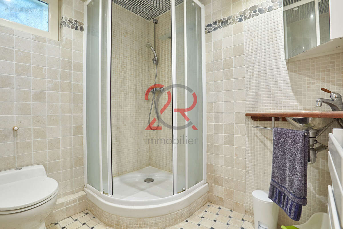 Maison familiale de 197m2 sur une parcelle totale de 691m2. - photo 14