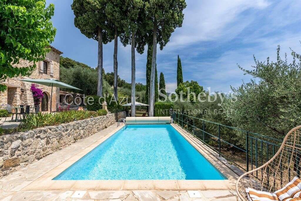 Spéracèdes, ancienne bergerie rénovée de 171 m² avec oliveraie, piscine et potentiel d'extension - photo 4
