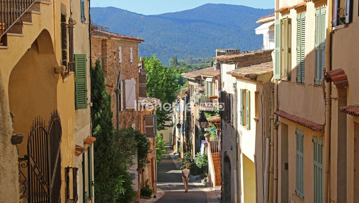 Appartement à COGOLIN