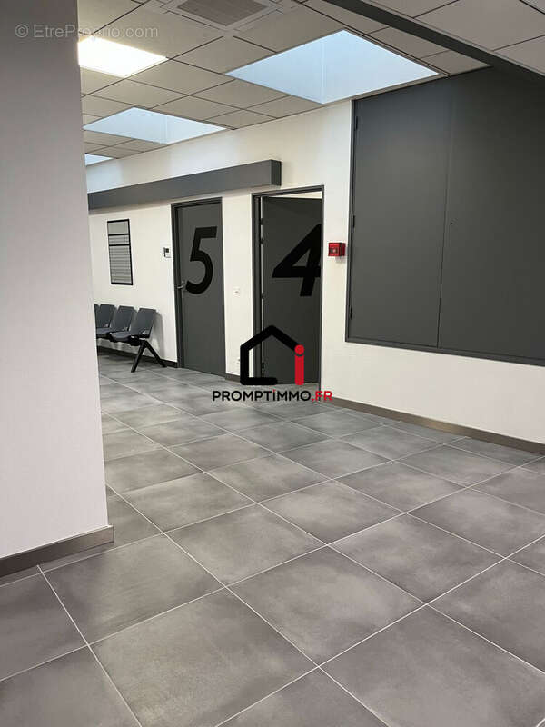 Commerce 195 m² à Montbeliard  - photo 2