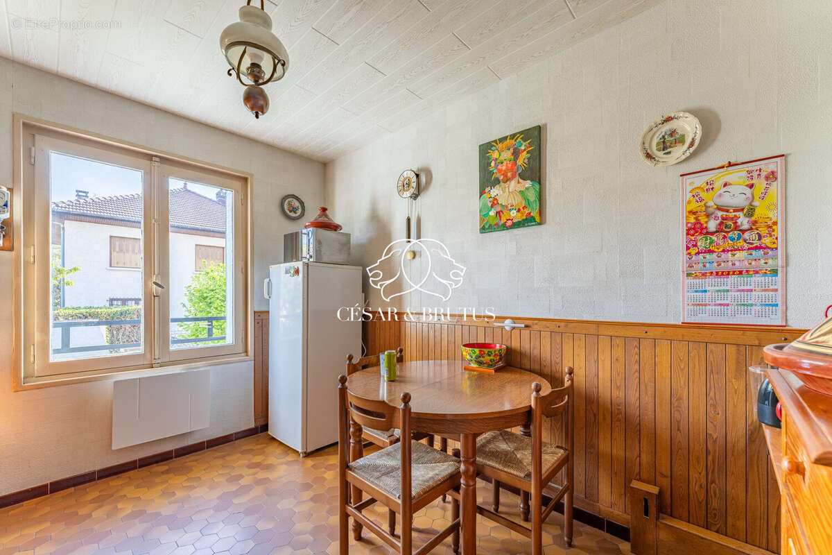Maison 82 m² à Saint-Priest  - photo 7