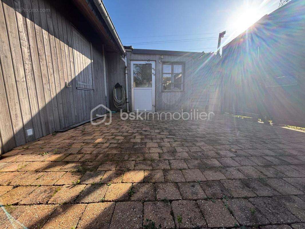 Maison à LA VILLE-ES-NONAIS