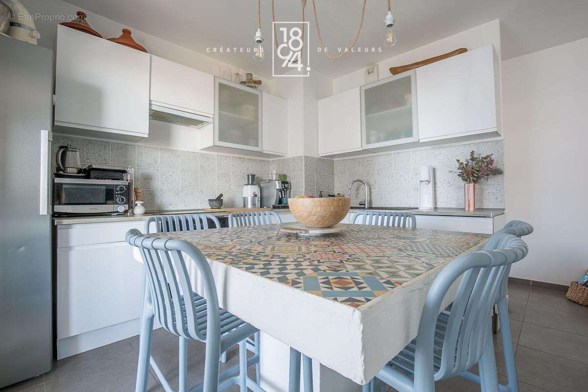 Appartement à MARSEILLE-3E