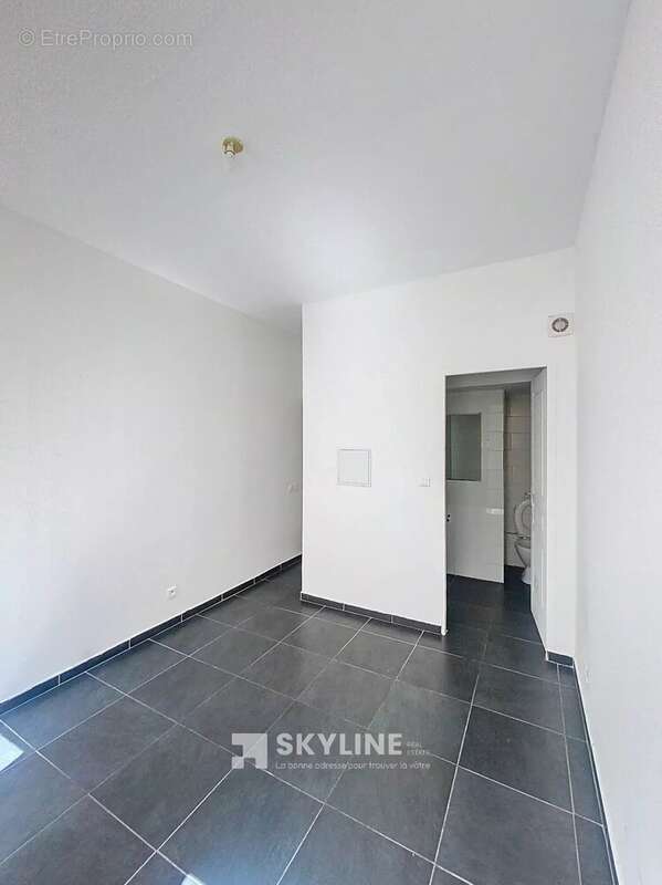 Appartement à MARSEILLE-5E