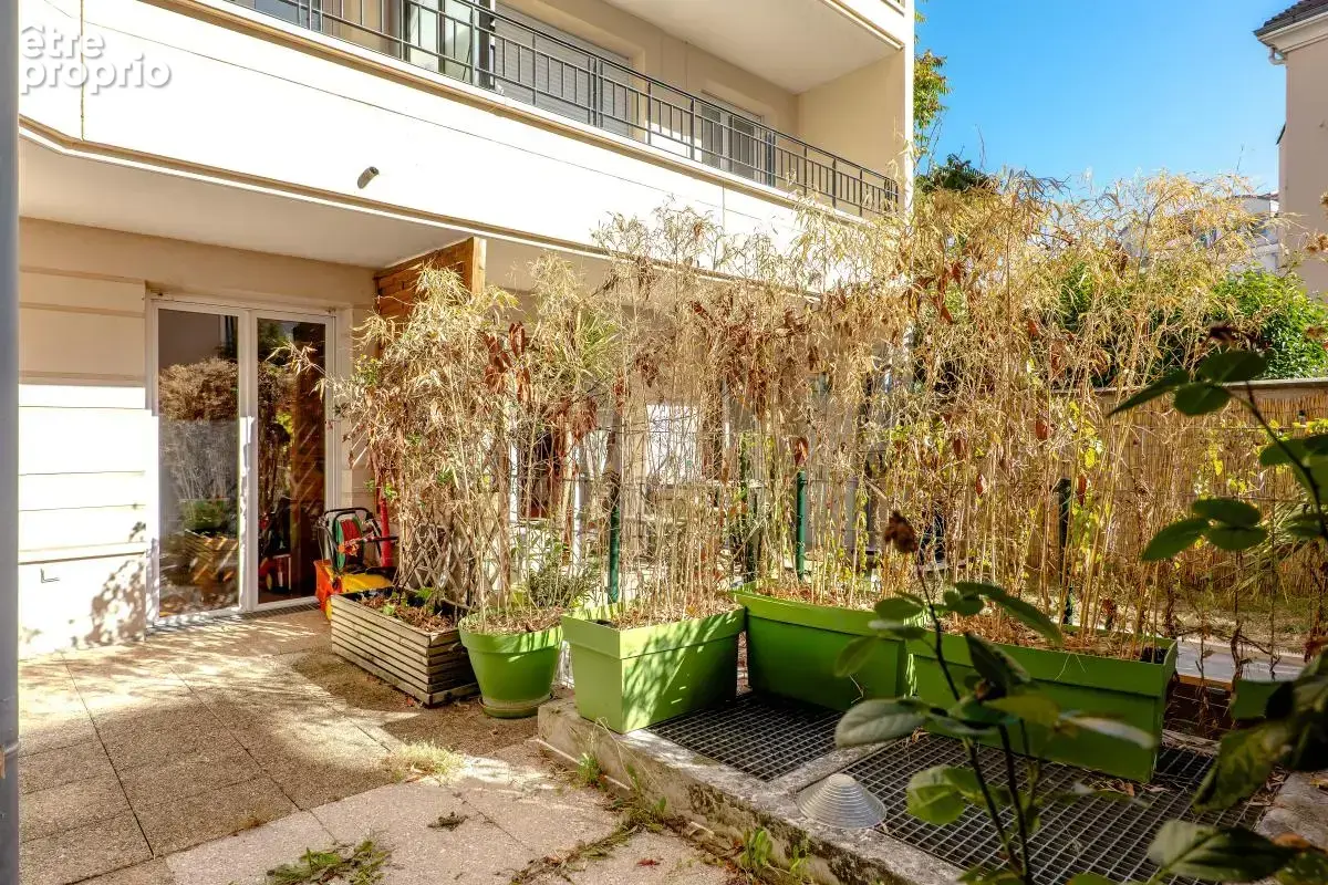 T4 de 78 m² avec jardin de 36 m² – Centre-ville – 2 chambres – 46 m² de pièce de vie – Parking - photo 11