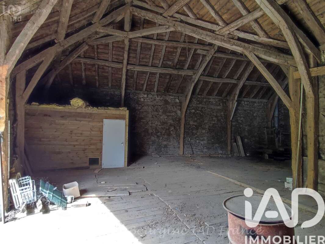 Maison 130 m² à Aumont-Aubrac  - photo 4