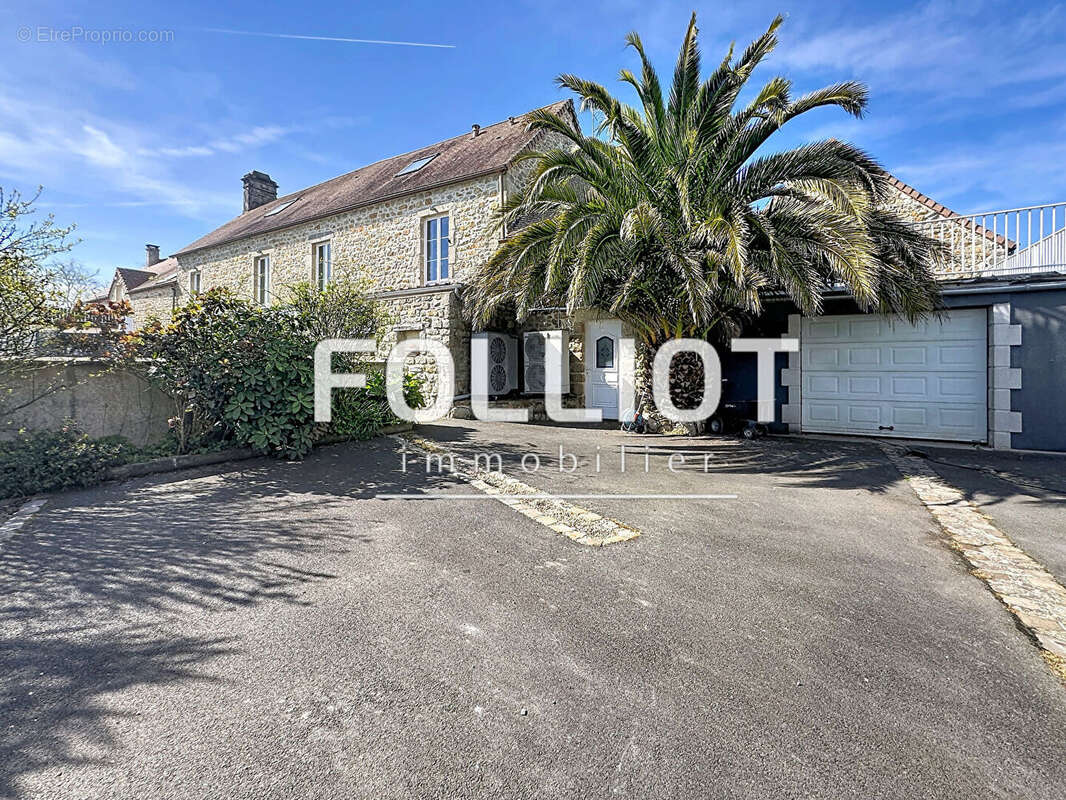 A vendre BRICQUEBEC-EN-COTENTIN - Ensemble immobilier et centre équestre - photo 2