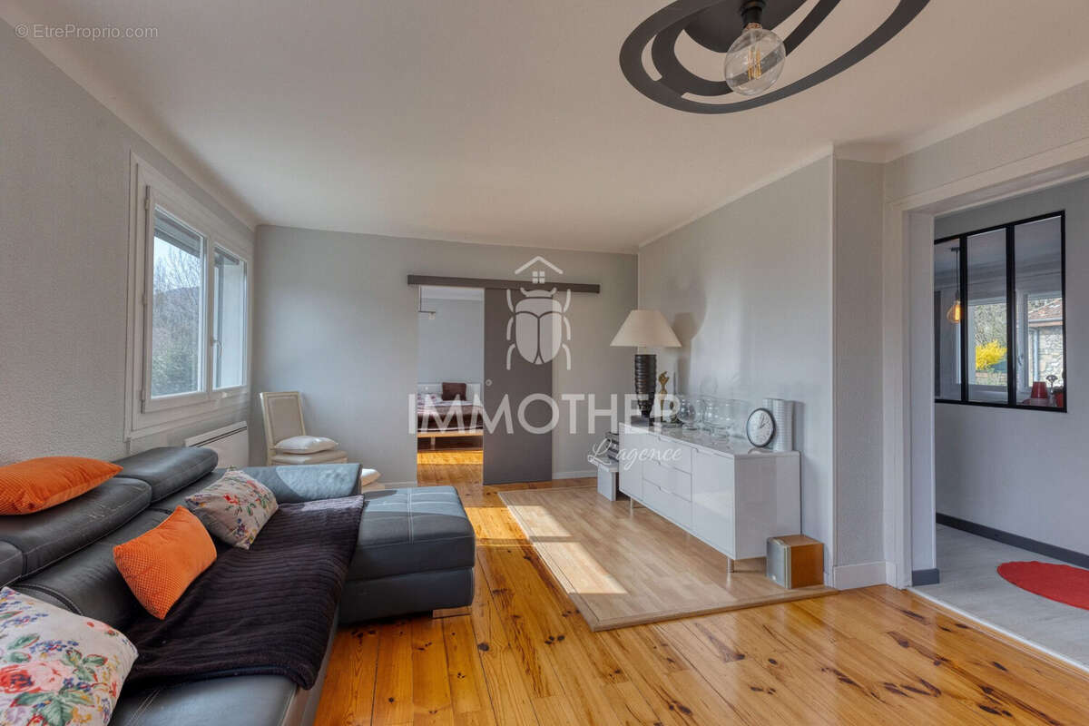 Appartement à MEYLAN