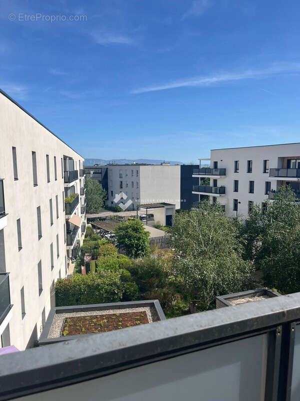 Appartement 98 m² à Gex  - photo 6