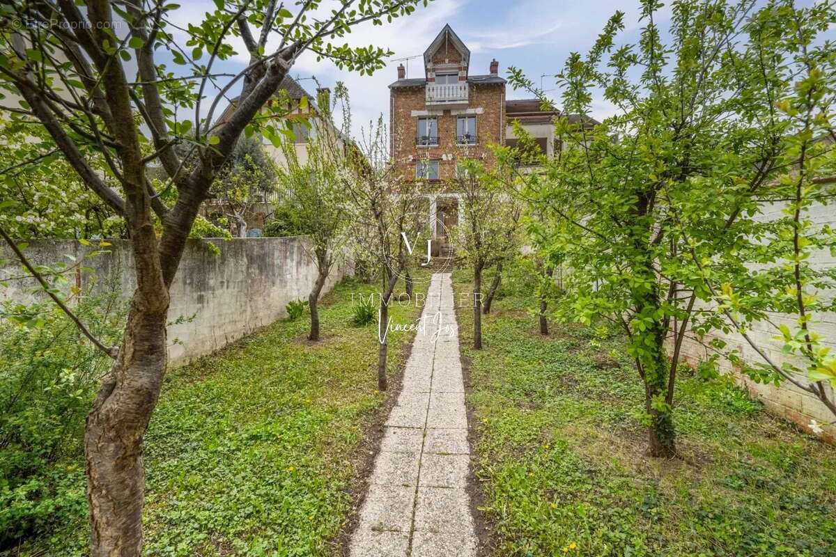 Maison à VAUX-SUR-SEINE