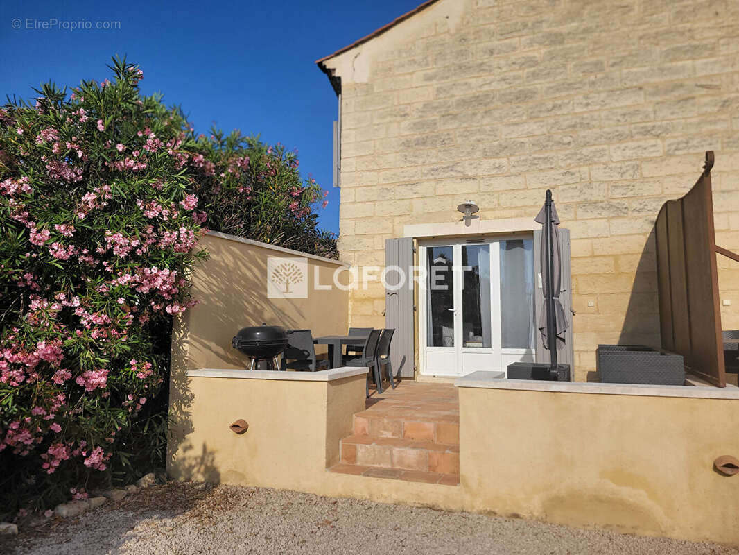 Mas en pierre composé de 3 appartements + parcelle de terrain nue 1833 m² - photo 3