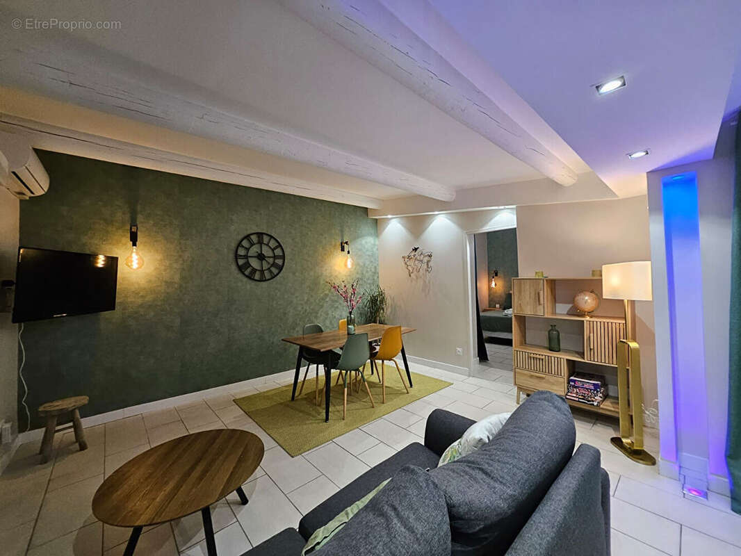 Maison à SAINT-VICTORET