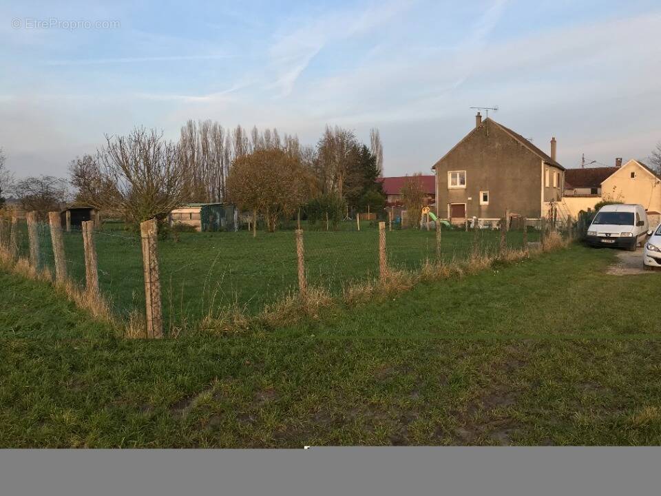 Terrain à TIGEAUX