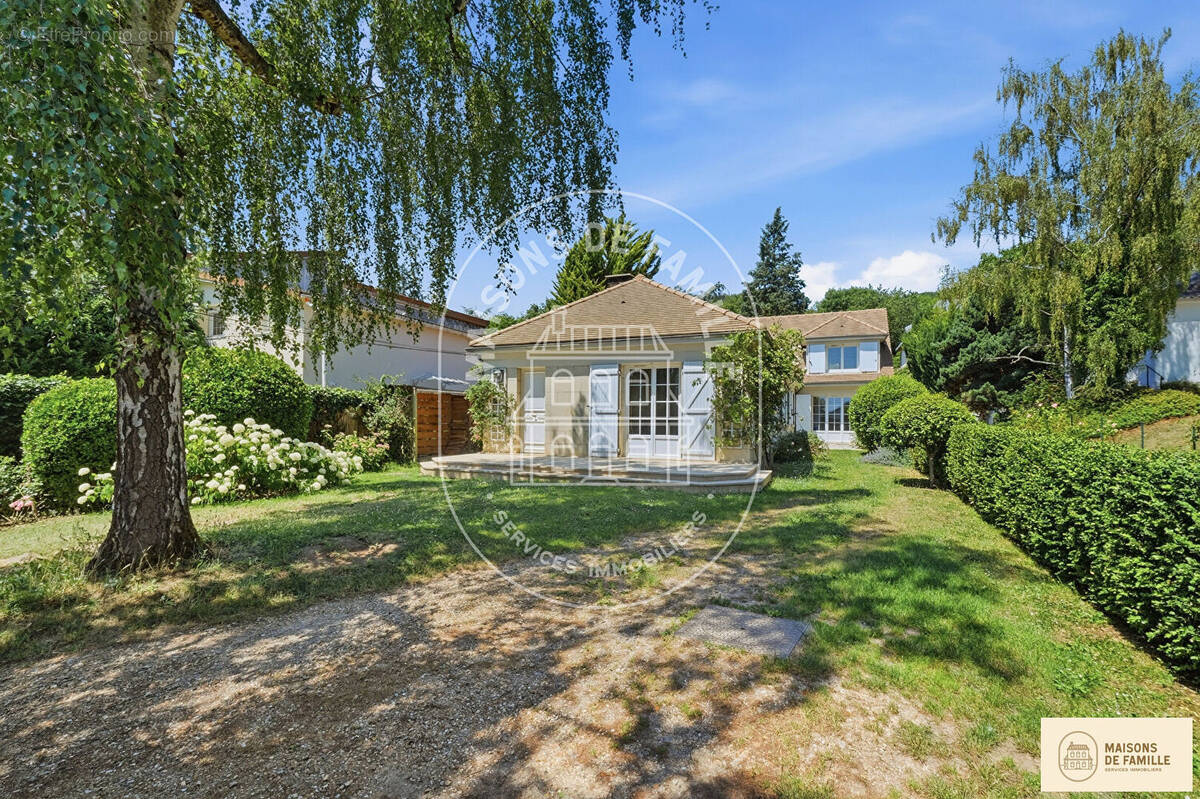 Maison à MAREIL-MARLY